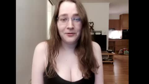 queenofthenights online show from April 22, 7:55 pm