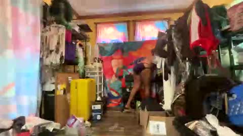 Queen Hilarity online show from March 7, 8:27 pm