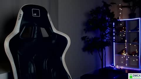 Queensy online show from September 24, 9:47 pm