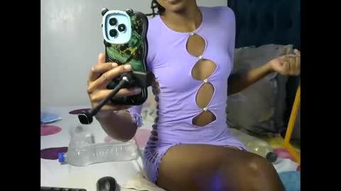 quin_z online show from December 1, 3:21 am