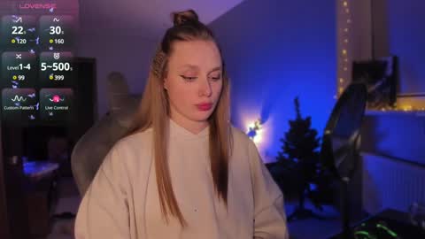 Snapshot of rachel_passion chatting on December 14, 1:17 am Diana online show from December 14, 1:17 am