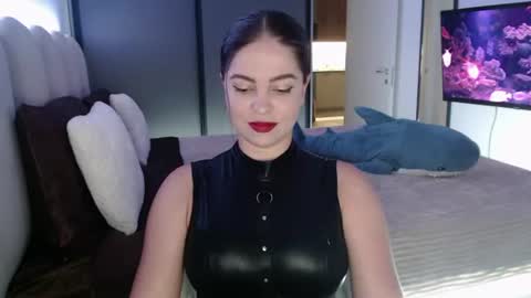 Call me Miss. online show from July 25, 9:55 pm