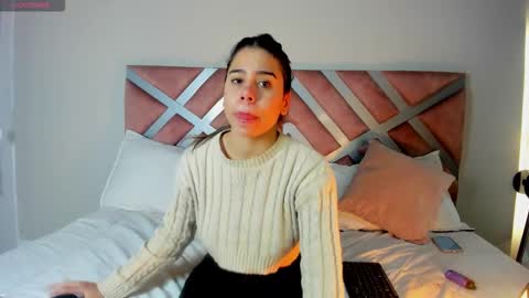 Snapshot of rachell_criss chatting on October 18, 4:48 am Rachell online show from October 18, 4:48 am