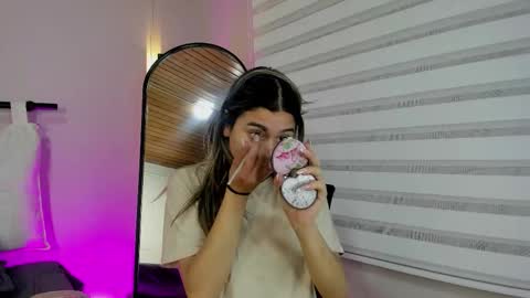 Snapshot of rachell_criss chatting on September 11, 4:13 am Rachell online show from September 11, 4:13 am