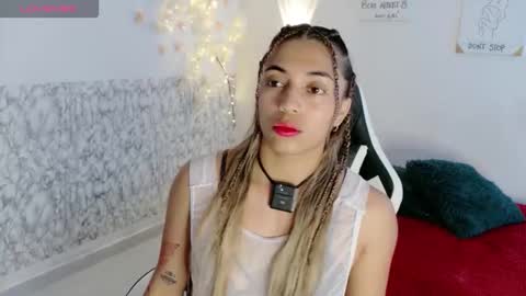 rachell_owen online show from March 4, 10:38 pm