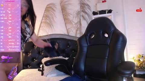 Snapshot of rapunzell__ chatting on January 23, 1:24 pm Rapunzell online show from January 23, 1:24 pm