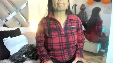 Raquel Moore  online show from October 29, 11:58 am