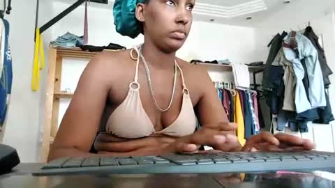 ravenbby online show from July 2, 12:00 pm