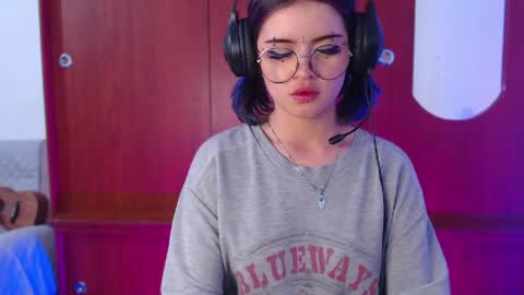 raventh_ online show from April 9, 2:25 am