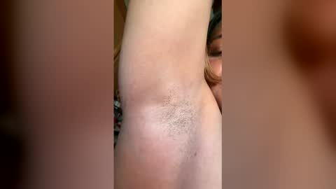 realwetpussy32 online show from April 1, 7:44 pm