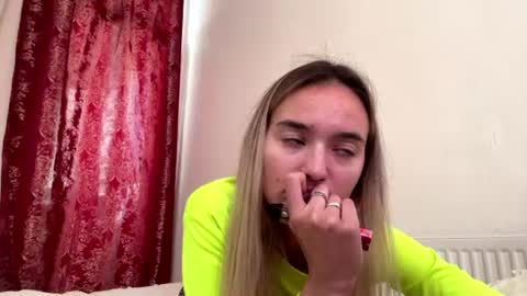 Risa online show from June 28, 3:18 pm