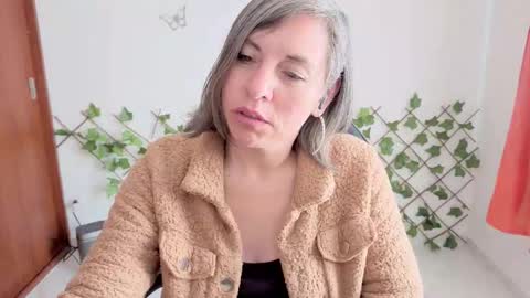 Rebbeca online show from February 6, 4:54 pm