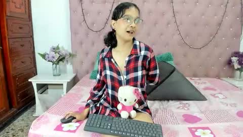 Rebeca... online show from February 26, 1:10 pm