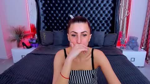 rebecca_diamonds online show from March 26, 7:43 am
