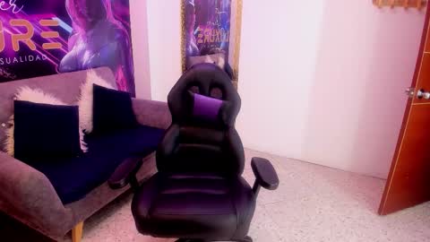 RED  Schedule 1500 - 2100 gtm-5 online show from February 10, 9:29 pm