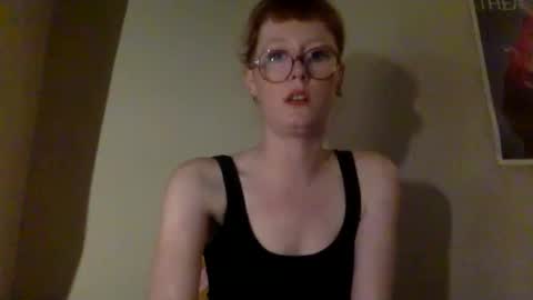 redcassie666 online show from April 29, 7:19 pm
