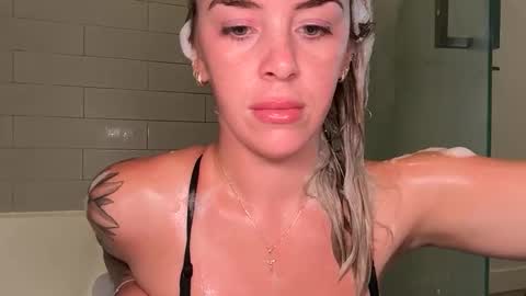 reecemariexx online show from April 22, 3:53 pm