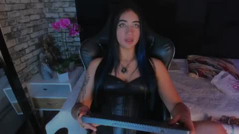   online show from June 25, 5:07 am