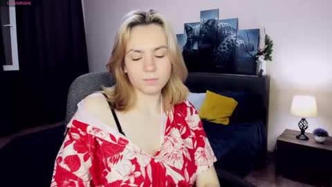 RemiPeach online show from June 9, 5:34 pm