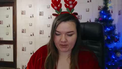 renataoia online show from December 28, 2:10 pm