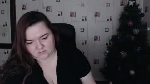 renataoia online show from January 7, 6:33 pm