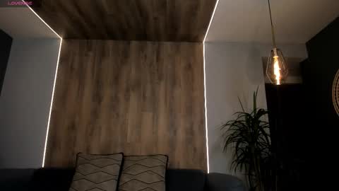 Renata Reyes online show from March 28, 11:32 am