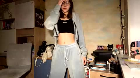 Mia online show from February 11, 4:41 pm