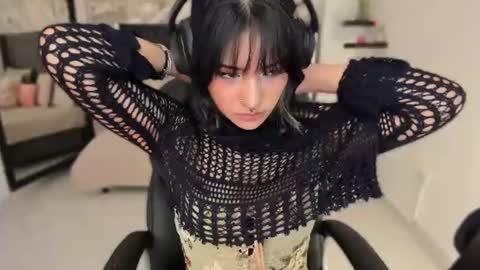Renee Shelby online show from June 14, 2:24 am