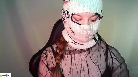Renesme White Im here from Monday to Friday online show from May 18, 2:10 am