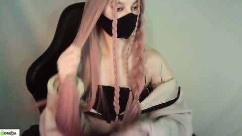 Renesme White Im here from Monday to Friday online show from May 26, 2:33 am