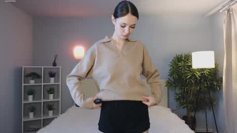 Laura online show from February 9, 4:29 pm