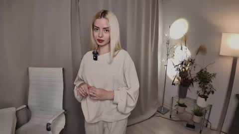 Laura online show from October 20, 11:02 am