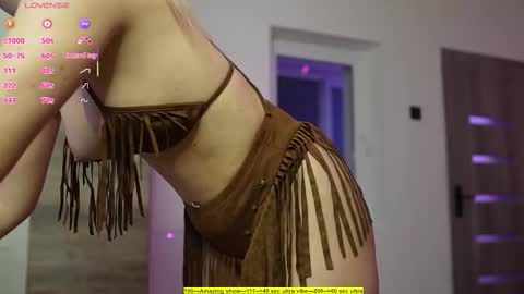 riley_reddd online show from November 8, 5:40 pm