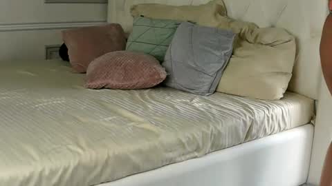 Roberta online show from April 23, 11:06 am