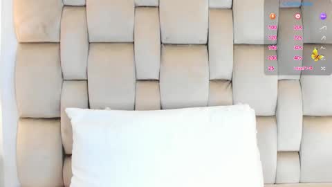 Snapshot of roma_love_ chatting on October 22, 11:59 am online show from October 22, 11:59 am