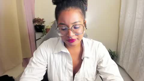 Is A Belle online show from July 4, 4:19 am
