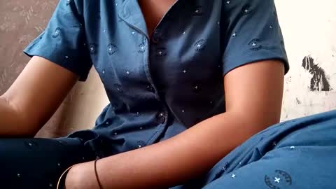 roop_sexy642 online show from March 9, 4:37 am