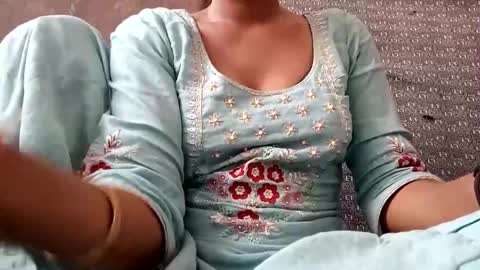 roop_sexy642 online show from March 7, 4:19 am