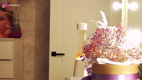 Rosalie online show from December 14, 5:35 am