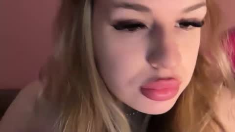 Rosalina online show from November 19, 5:24 pm