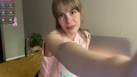 RoosaMoore online show from May 22, 3:43 pm