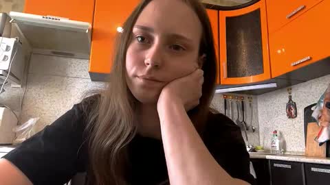 Emma online show from March 25, 9:34 am