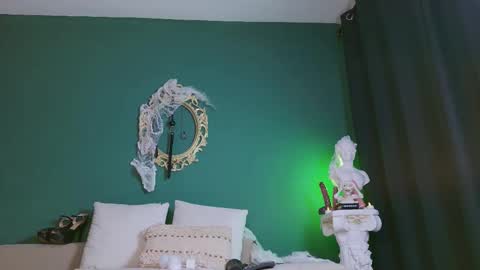 rosedelic online show from October 24, 4:30 am