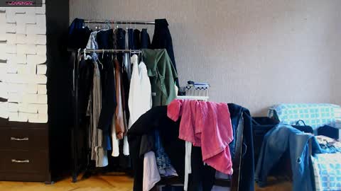 Rose online show from April 4, 8:02 am