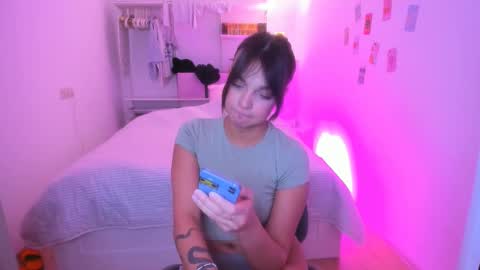 Roshelle online show from February 11, 4:13 pm