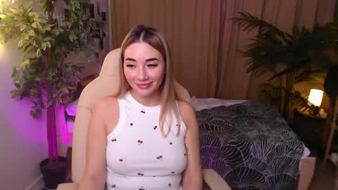 Rosie online show from November 23, 1:19 am