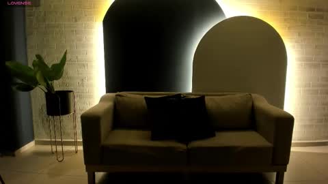 Snapshot of rossierhoades chatting on October 20, 7:17 pm Rossie Rhoades online show from October 20, 7:17 pm