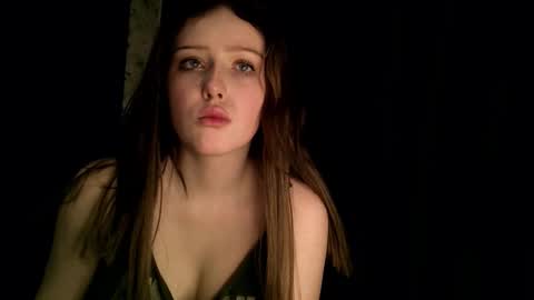 rosy_petal online show from January 15, 4:02 pm