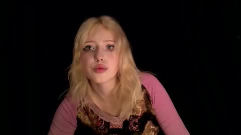 Snapshot of rosy_petal chatting on October 10, 8:30 am rosy_petal online show from October 10, 8:30 am