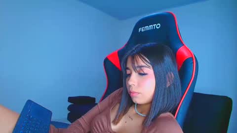 rousse_violet online show from November 8, 12:04 am